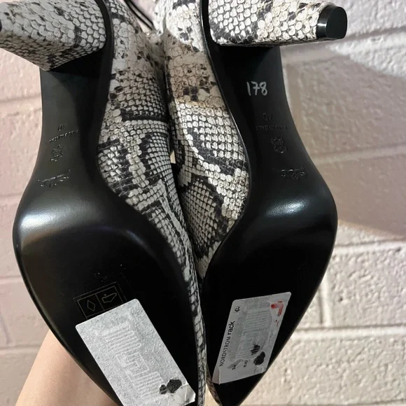 Longchamp Black and White Heeled Boots with Snakeskin Pattern - Picture 8 of 10